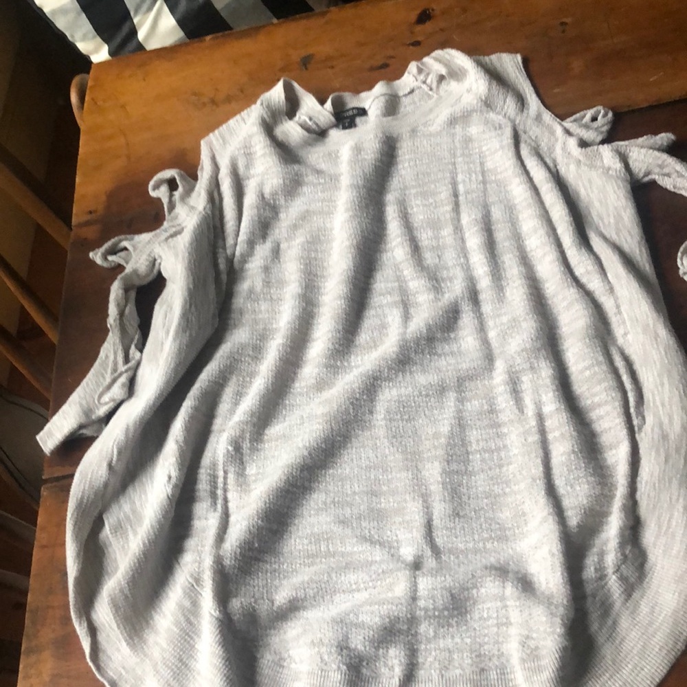 Lightweight sweater